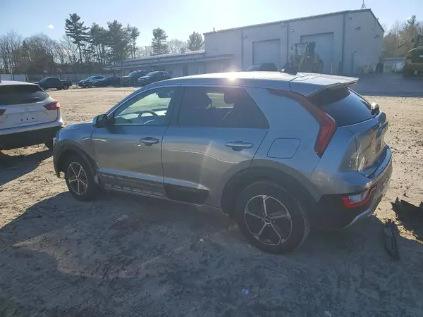 KNDCP3LE3P5082319 2023 KIA NIRO - Image 2