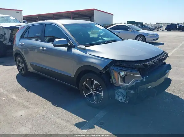 KNDCP3LE3P5096530 2023 KIA NIRO - Image 1