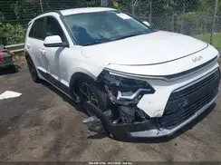 KNDCP3LE3R5142263 2024 KIA NIRO