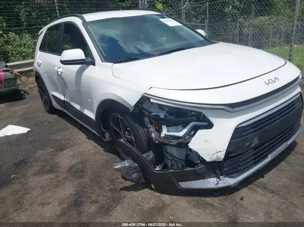 KNDCP3LE3R5142263 2024 KIA NIRO - Image 1