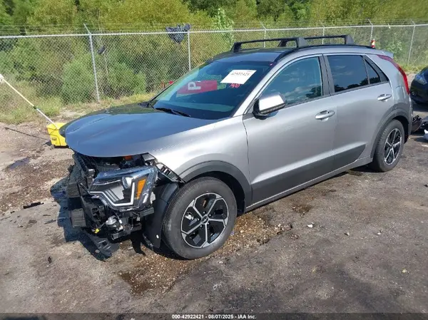 KNDCP3LE3S5235502 2025 KIA NIRO - Image 2