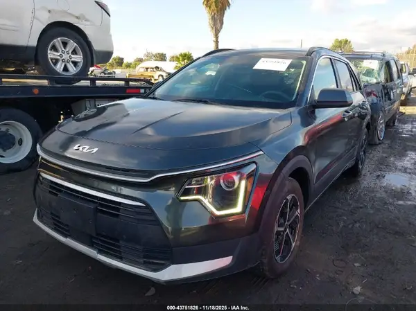 KNDCP3LE3S5254969 2025 KIA NIRO - Image 2