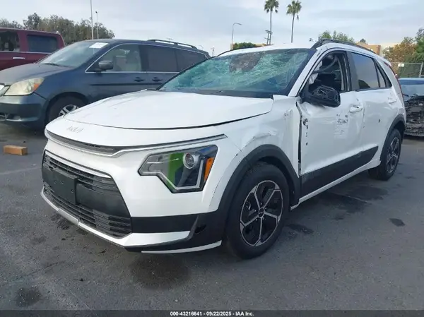 KNDCP3LE3S5266720 2025 KIA NIRO - Image 2