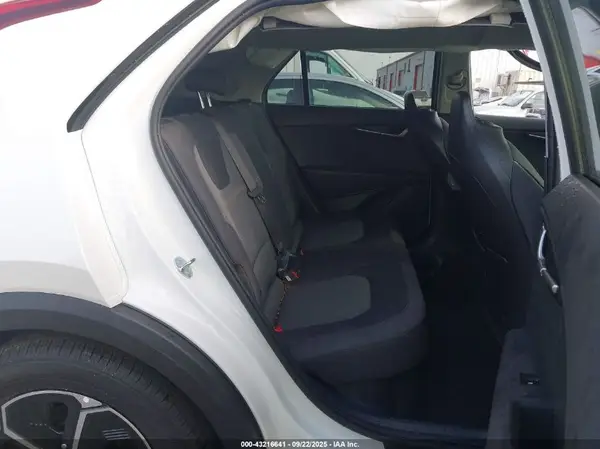 KNDCP3LE3S5266720 2025 KIA NIRO - Image 8