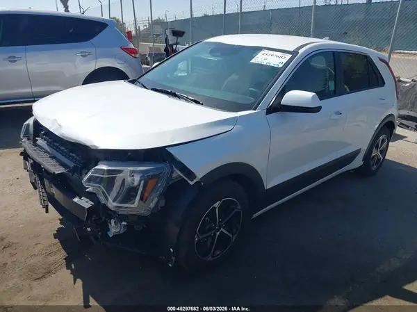 KNDCP3LE3T5330952 2026 KIA NIRO - Image 2