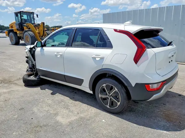 KNDCP3LE3T5356533 2026 KIA NIRO - Image 2