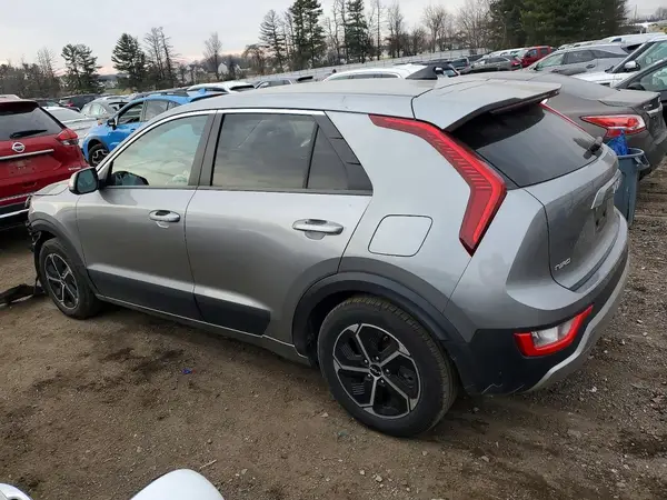 KNDCP3LE4P5070440 2023 KIA NIRO - Image 2