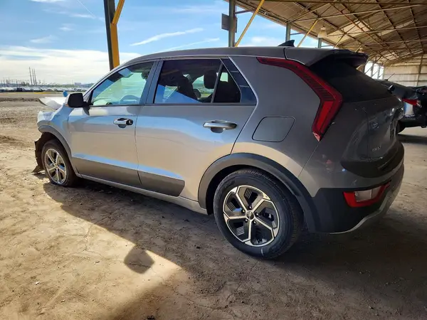KNDCP3LE4P5082569 2023 KIA NIRO - Image 2