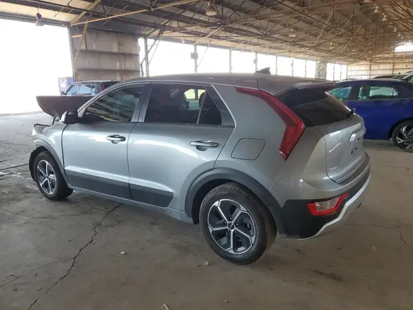 KNDCP3LE4P5082796 2023 KIA NIRO - Image 2