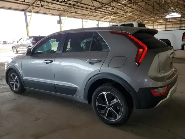 KNDCP3LE4P5089943 2023 KIA NIRO - Image 2
