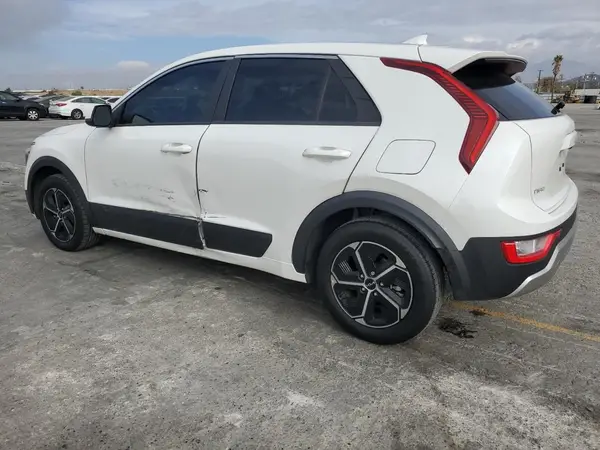 KNDCP3LE4P5100312 2023 KIA NIRO - Image 2