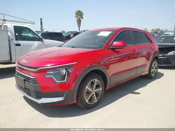 KNDCP3LE4R5129084 2024 KIA NIRO - Image 2