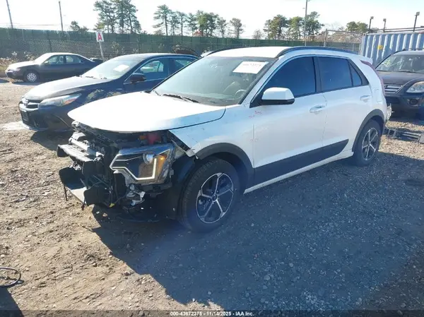 KNDCP3LE4R5155653 2024 KIA NIRO - Image 2