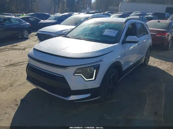 KNDCP3LE4S5262353 2025 KIA NIRO - Image 2