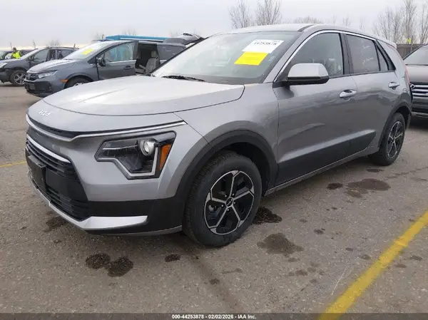 KNDCP3LE4S5310031 2025 KIA NIRO - Image 2