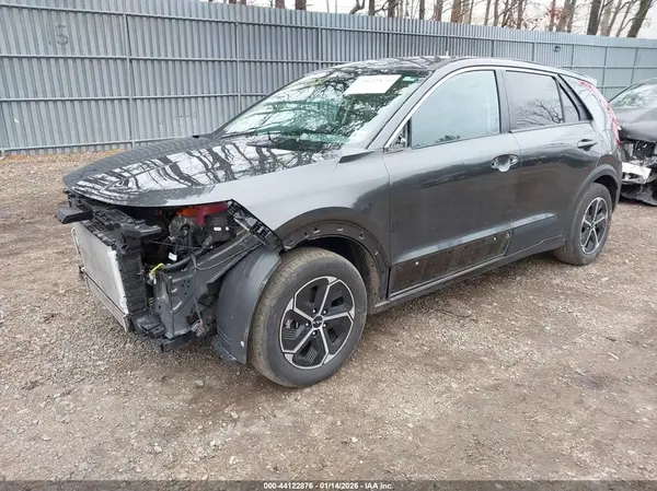 KNDCP3LE5P5064503 2023 KIA NIRO - Image 2