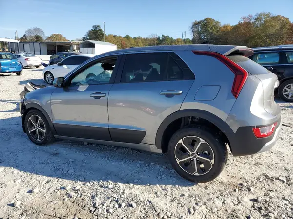 KNDCP3LE5P5064808 2023 KIA NIRO - Image 2