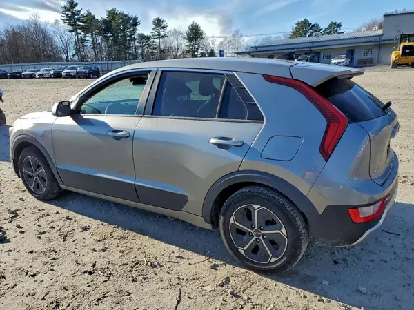 KNDCP3LE5P5064890 2023 KIA NIRO - Image 2