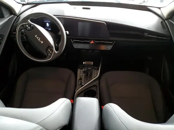 KNDCP3LE5P5069944 2023 KIA NIRO - Image 8