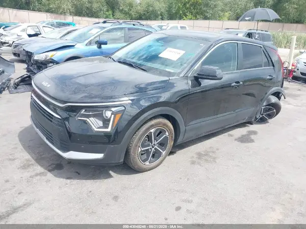 KNDCP3LE5P5070382 2023 KIA NIRO - Image 2