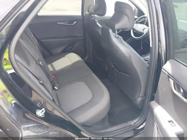 KNDCP3LE5P5070382 2023 KIA NIRO - Image 8