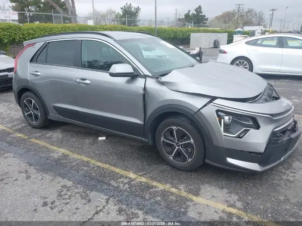 KNDCP3LE5P5090549 2023 KIA NIRO - Image 1