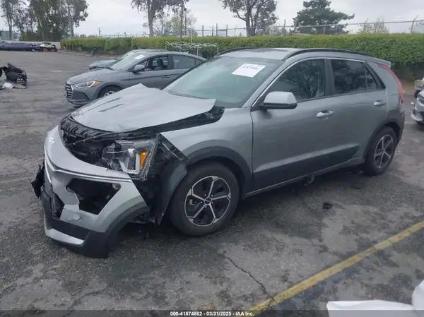 KNDCP3LE5P5090549 2023 KIA NIRO - Image 2