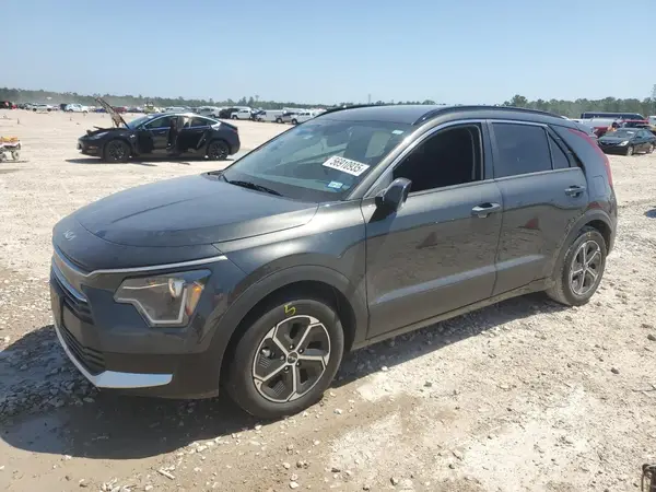 KNDCP3LE5P5096285 2023 KIA NIRO - Image 1
