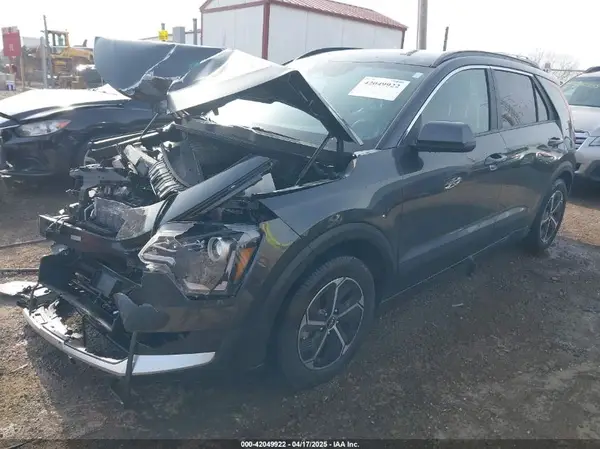 KNDCP3LE5P5110167 2023 KIA NIRO - Image 2