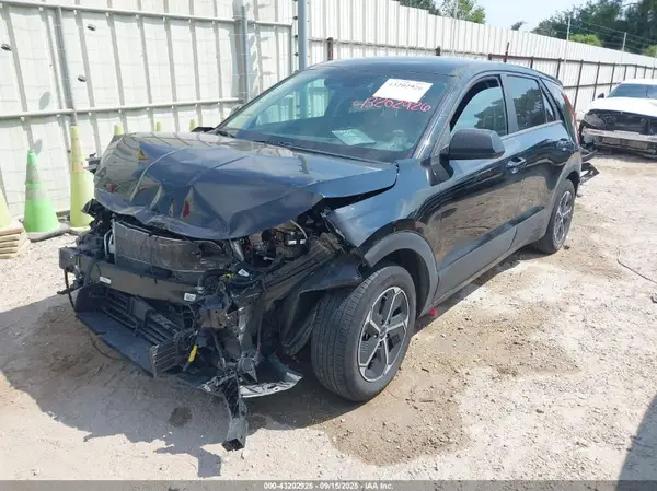 KNDCP3LE5R5145696 2024 KIA NIRO - Image 2
