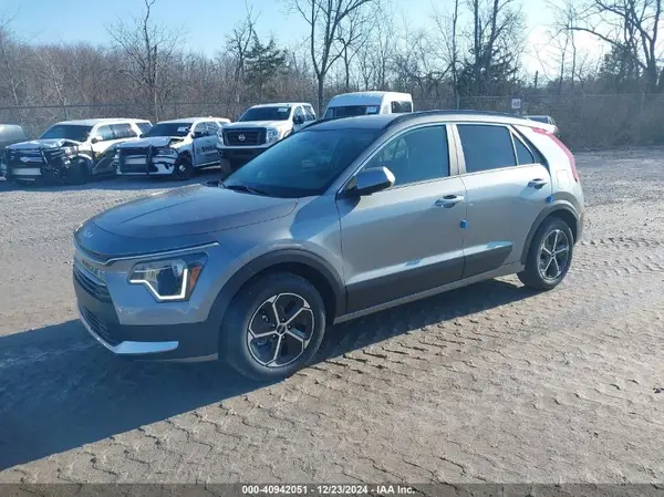 KNDCP3LE5S5232035 2025 KIA NIRO - Image 2