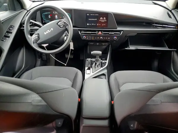 KNDCP3LE5T5318883 2026 KIA NIRO - Image 8