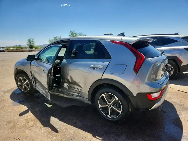 KNDCP3LE5T5327311 2026 KIA NIRO - Image 2