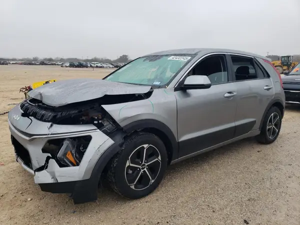 KNDCP3LE6P5064896 2023 KIA NIRO - Image 1