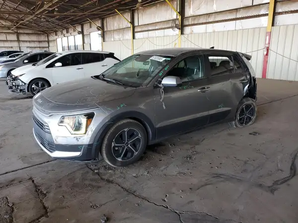 KNDCP3LE6P5082587 2023 KIA NIRO - Image 1