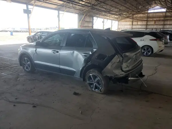 KNDCP3LE6P5082587 2023 KIA NIRO - Image 2