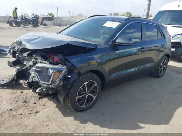 KNDCP3LE6P5087921 2023 KIA NIRO - Image 2