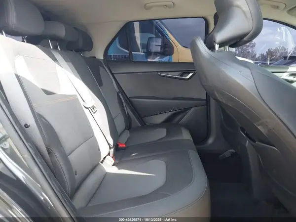KNDCP3LE6P5087921 2023 KIA NIRO - Image 8