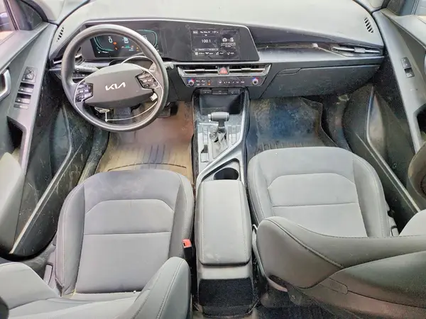 KNDCP3LE6P5087983 2023 KIA NIRO - Image 8