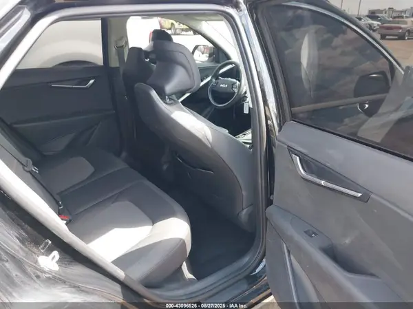 KNDCP3LE6P5090818 2023 KIA NIRO - Image 8