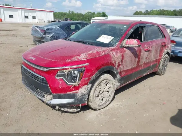 KNDCP3LE6P5094092 2023 KIA NIRO - Image 2
