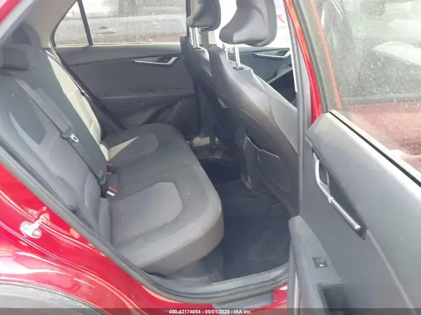 KNDCP3LE6P5094092 2023 KIA NIRO - Image 8