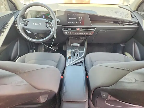 KNDCP3LE6P5115958 2023 KIA NIRO - Image 8
