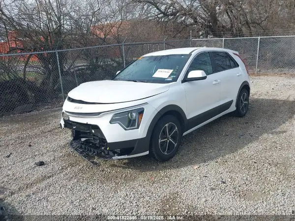 KNDCP3LE6R5164953 2024 KIA NIRO - Image 2