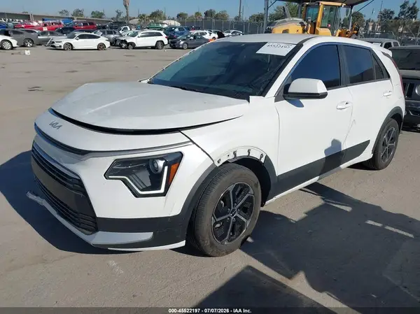 KNDCP3LE6R5165133 2024 KIA NIRO - Image 2