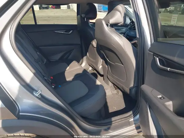 KNDCP3LE7P5064809 2023 KIA NIRO - Image 8