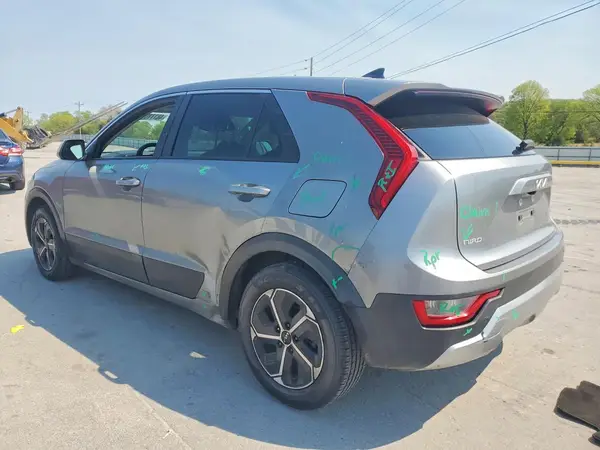 KNDCP3LE7P5082761 2023 KIA NIRO - Image 2