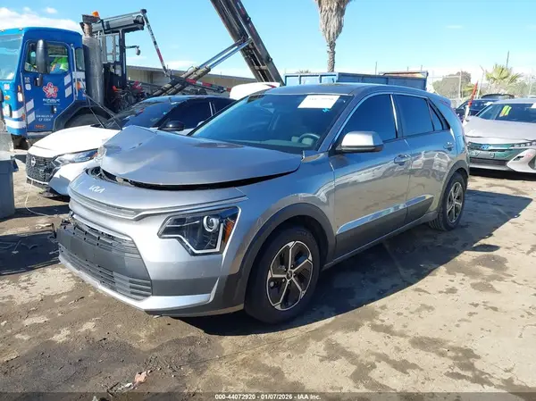 KNDCP3LE7P5089905 2023 KIA NIRO - Image 2