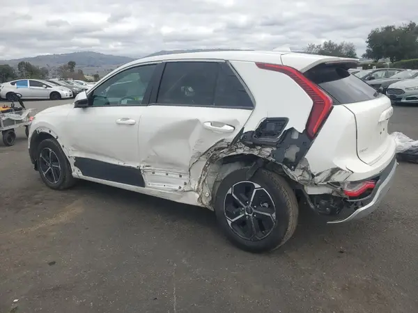 KNDCP3LE7R5126132 2024 KIA NIRO - Image 2