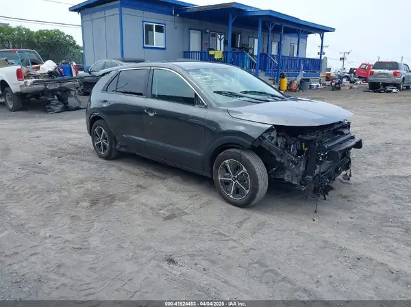 KNDCP3LE7S5225703 2025 KIA NIRO - Image 1